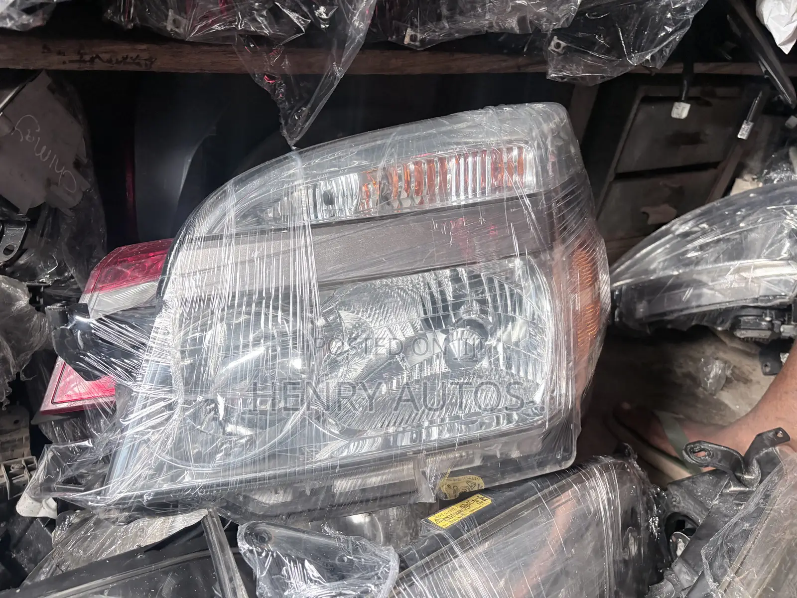 Set Headlights Noah