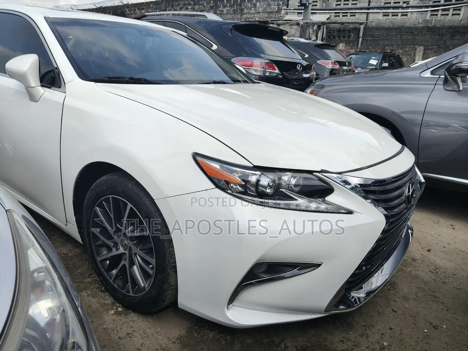 Lexus ES 350 FWD 2016 White