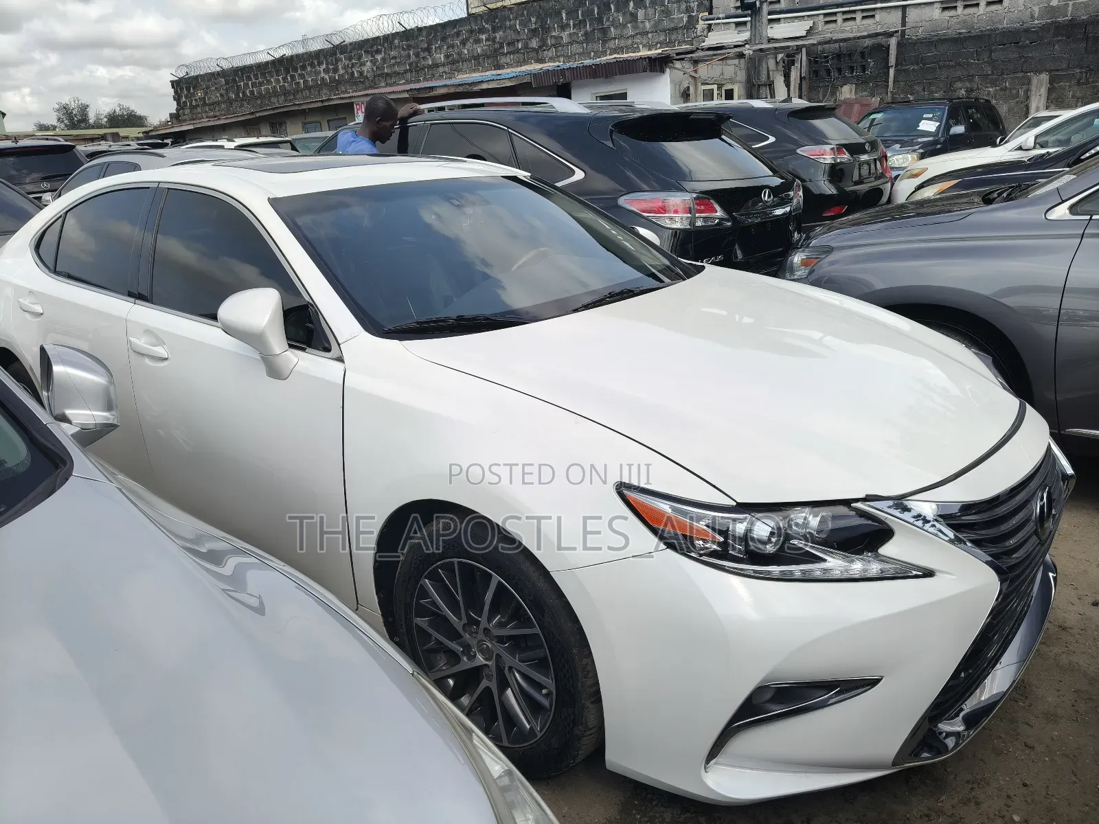 Lexus ES 350 FWD 2016 White