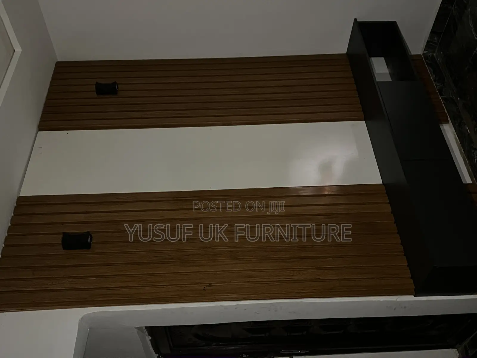 Tv Console 7/10