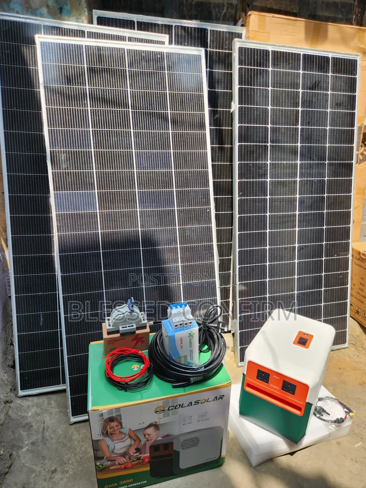 Total Package of Cola 3.6kwh Solar Generator With 4 Solar Panels