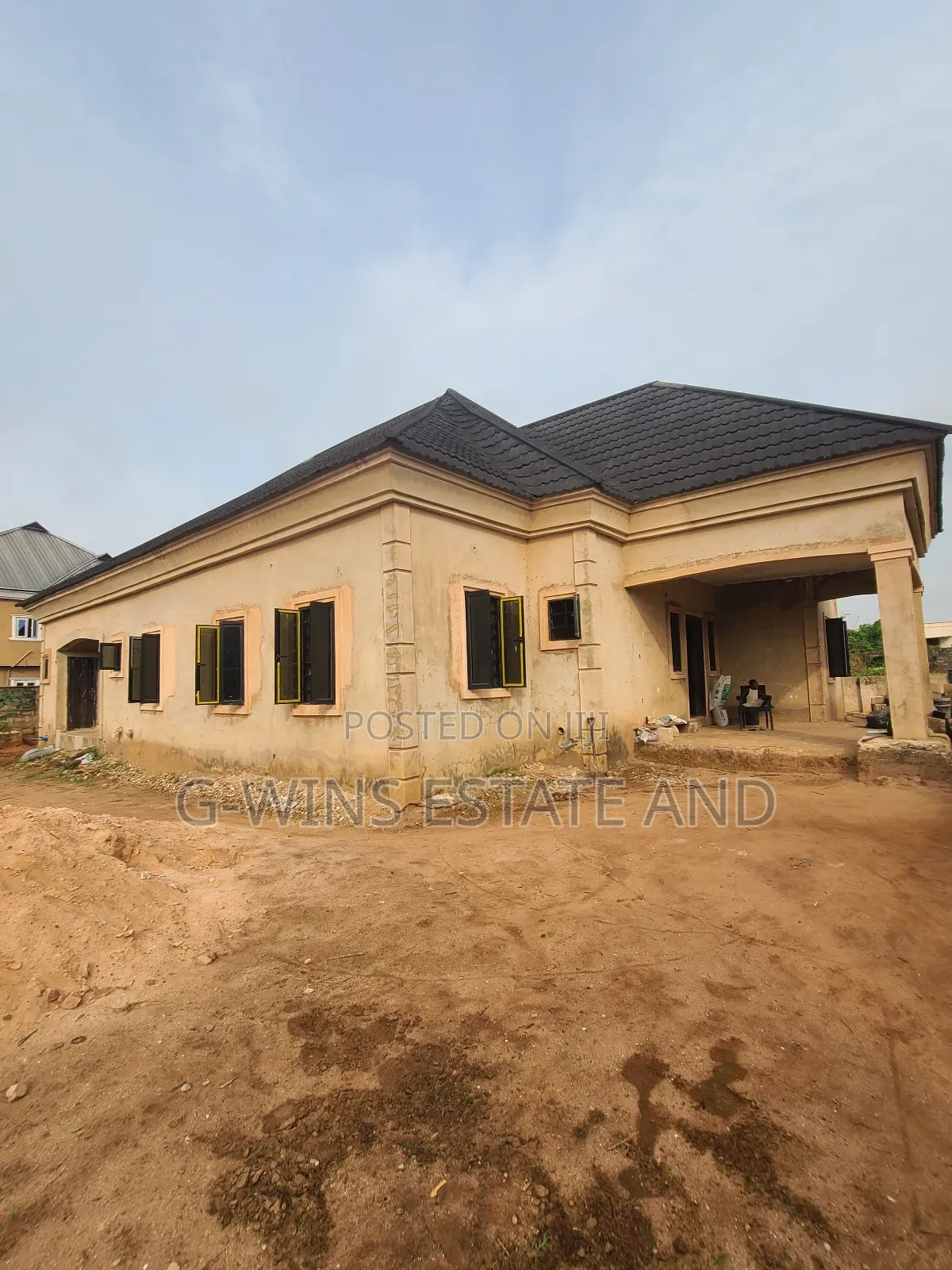 6bdrm Block of Flats in Amagba Community Gra, Benin City for sale