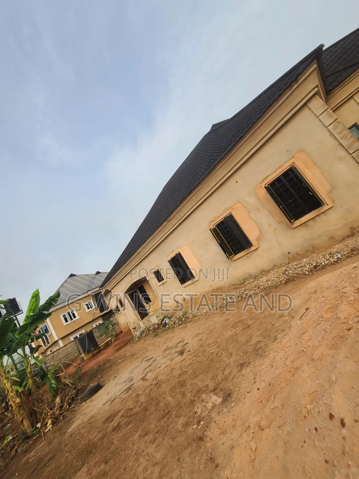 6bdrm Block of Flats in Amagba Community Gra, Benin City for sale