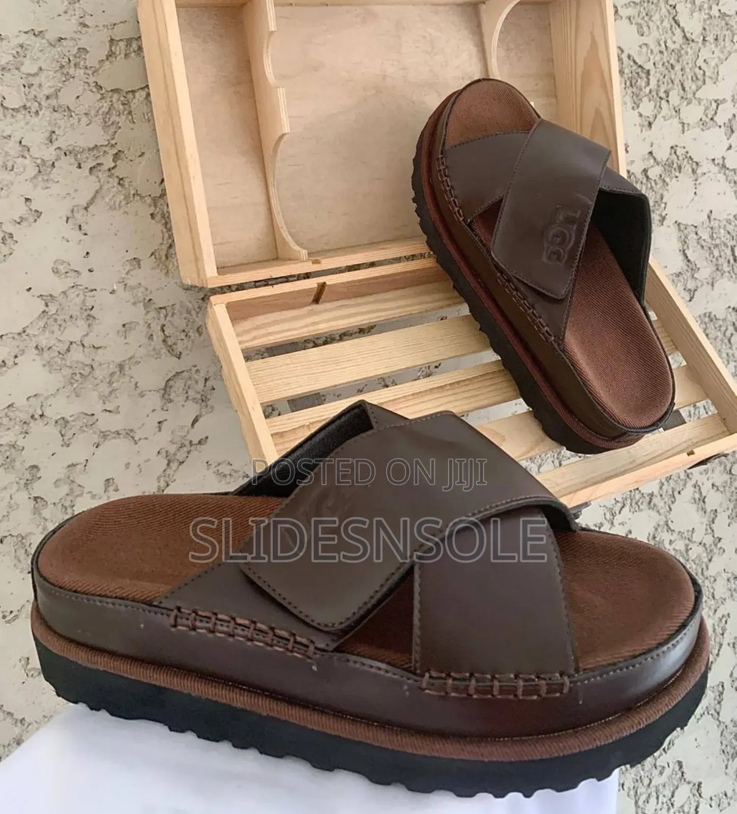 Ugg Goldenstar Cross Slide Sandals – Comfortable