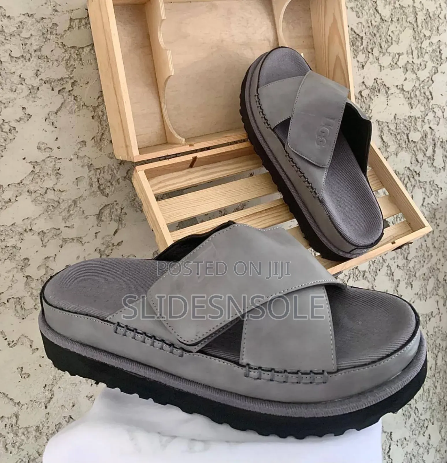 Ugg Goldenstar Cross Slide Sandals – Comfortable