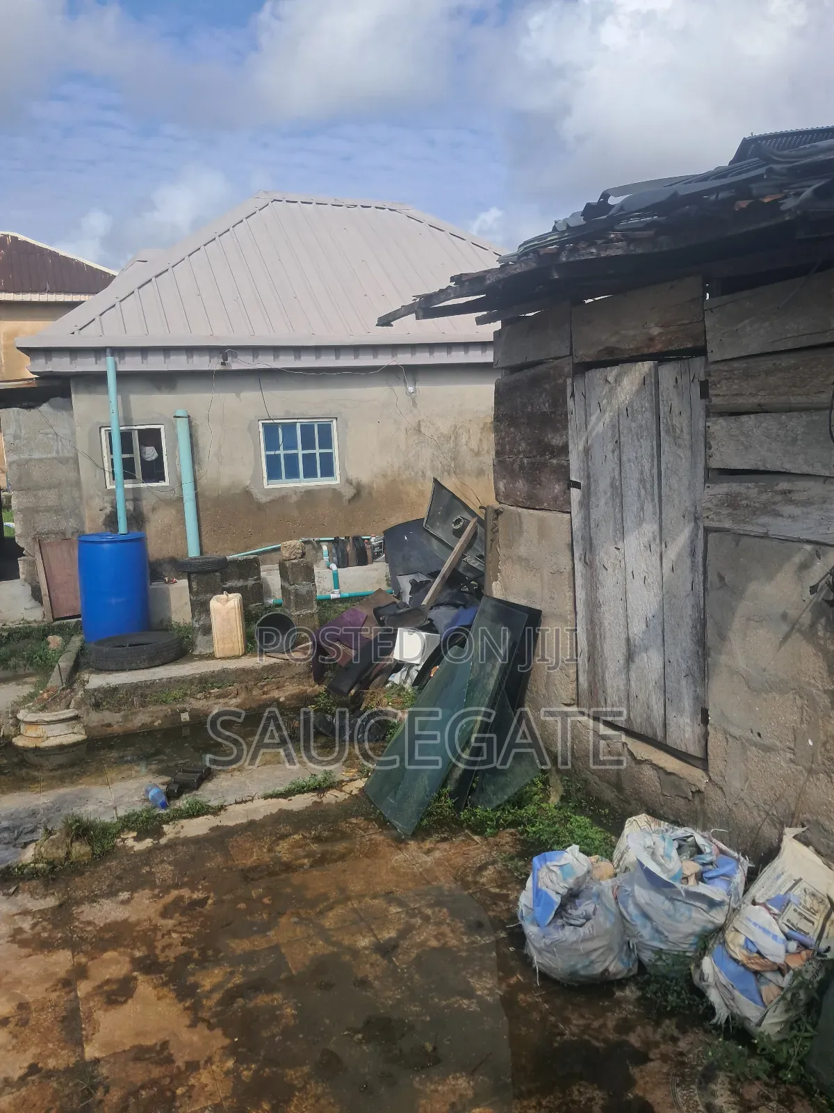 Half Plot Inside Compound Dry for Sale at Ijegun Satellite 20m