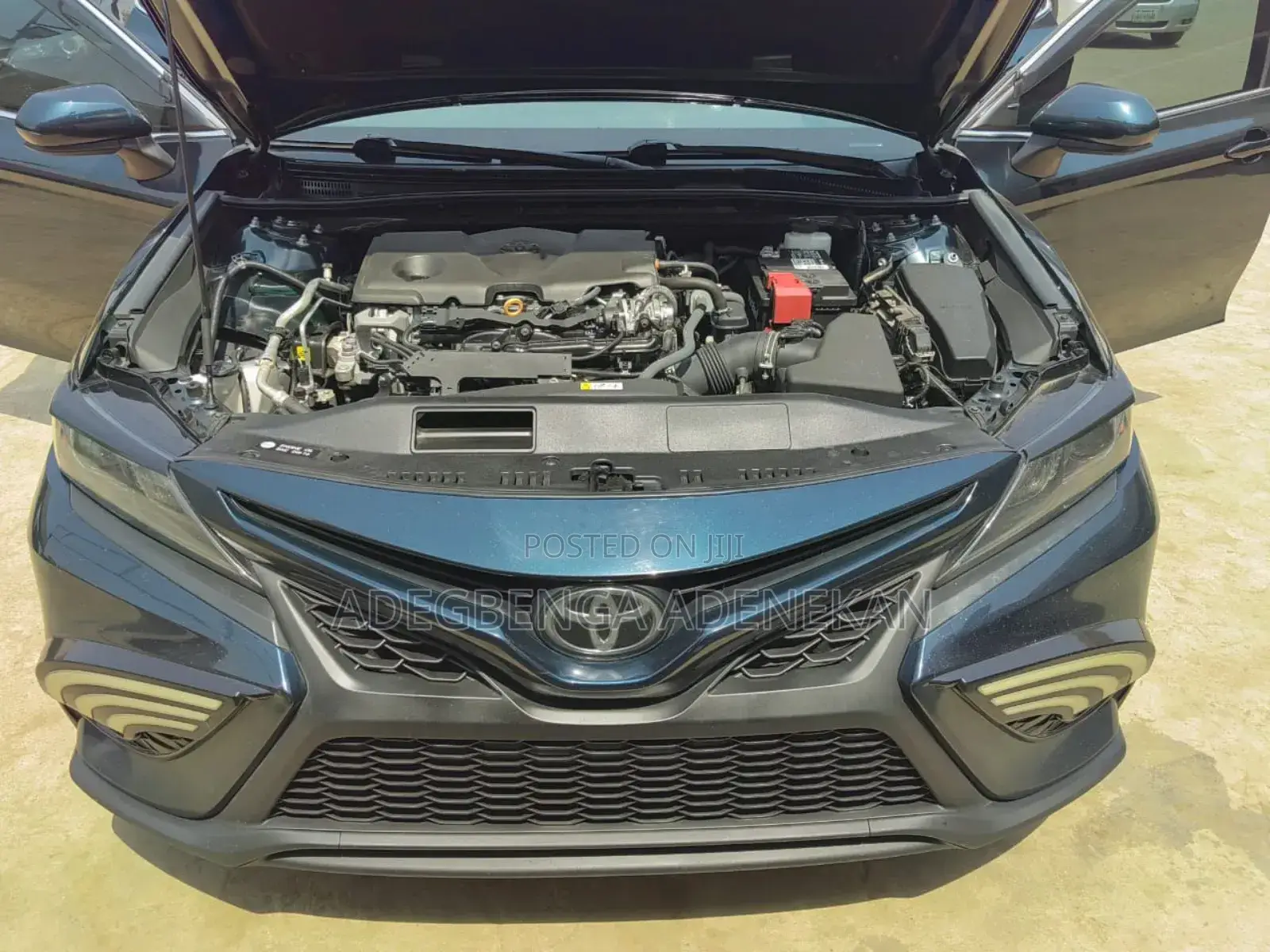 Toyota Camry SE 2021 Blue