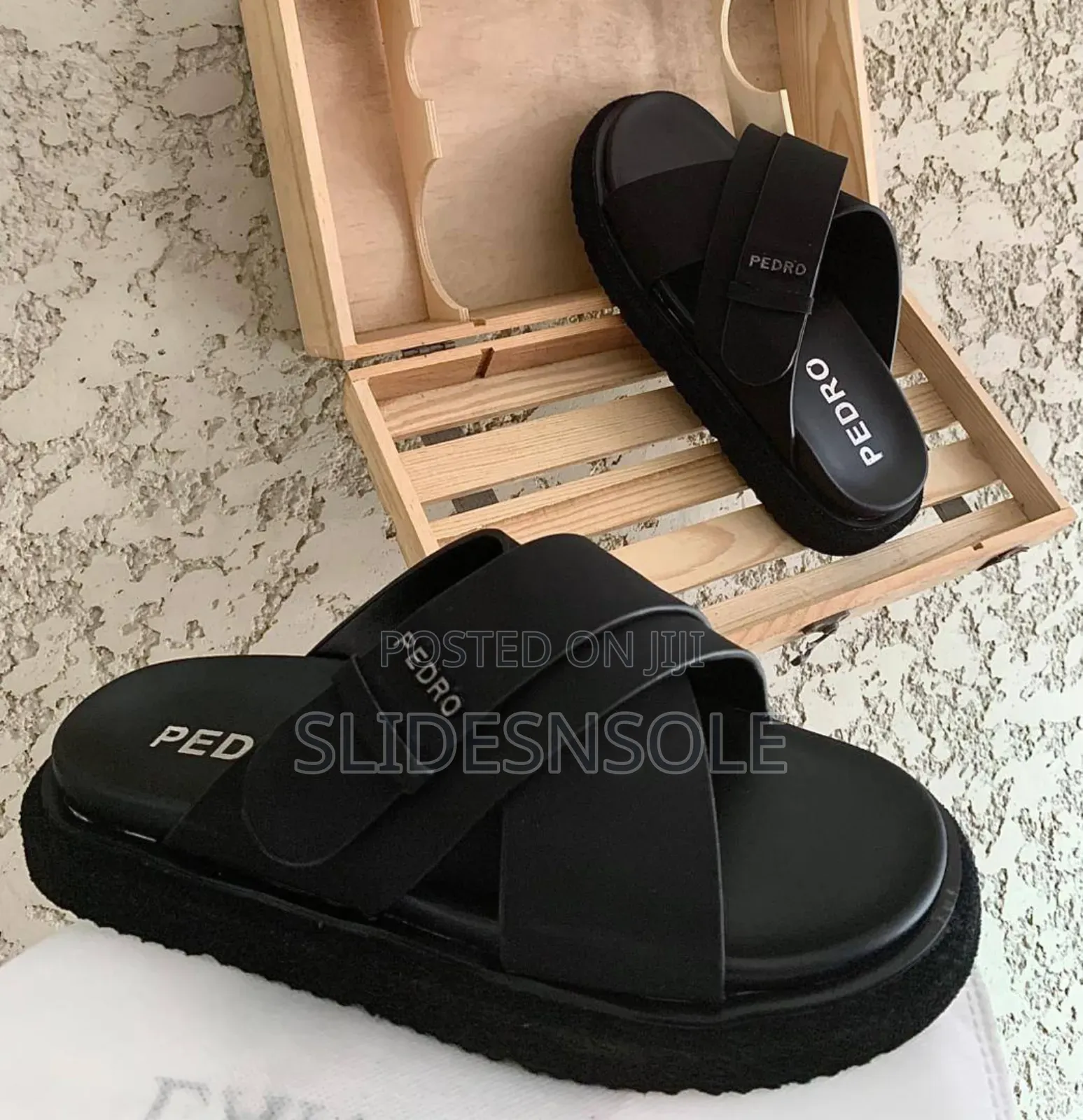 Pedro Men's Cross-Design Pam Slippers