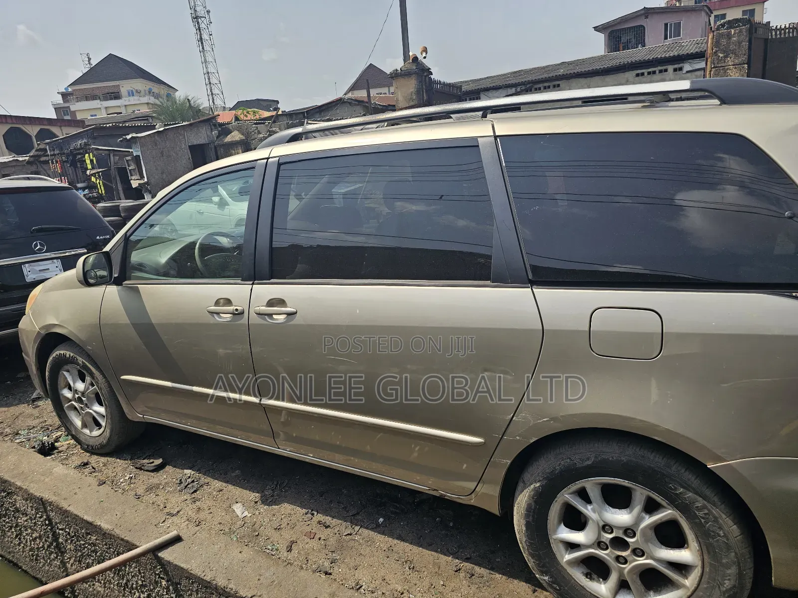 Toyota Sienna XLE AWD (3.3L V6 5A) 2004 Gold