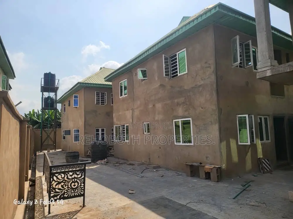 3bdrm Apartment in Adeniji Estate, Apata for rent