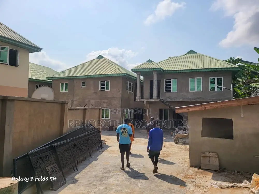 3bdrm Apartment in Adeniji Estate, Apata for rent