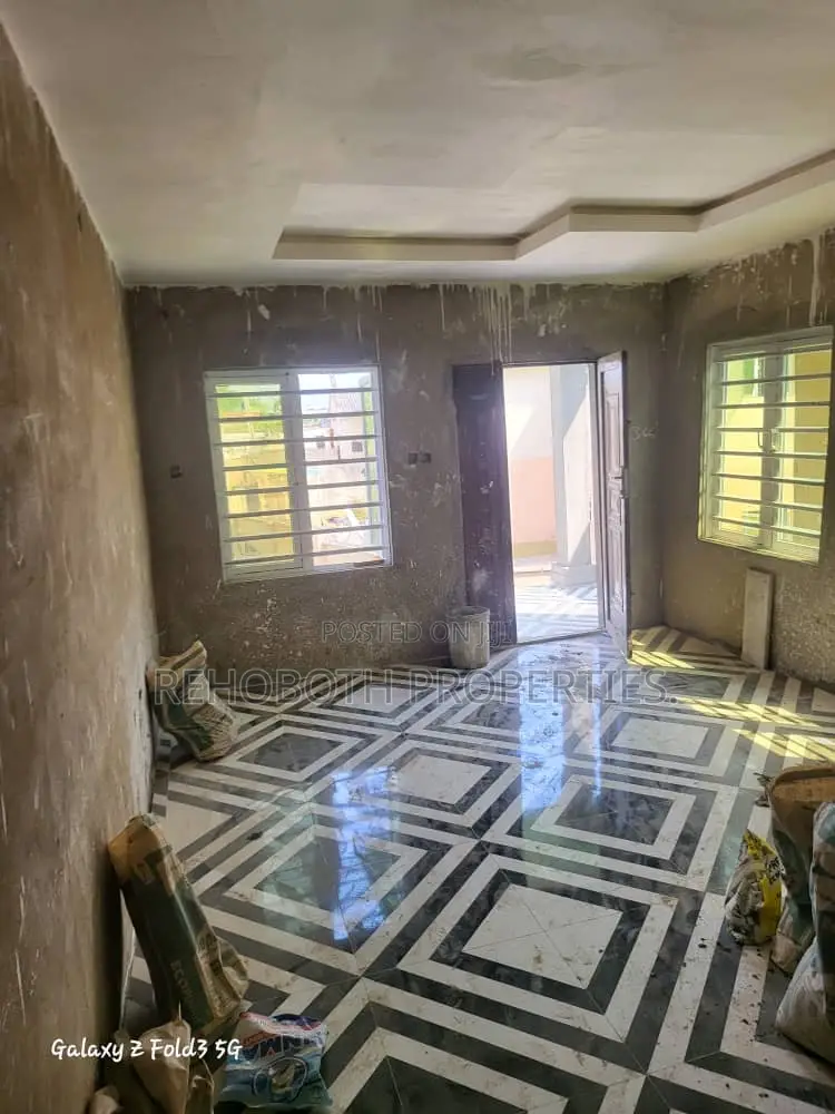 3bdrm Apartment in Adeniji Estate, Apata for rent