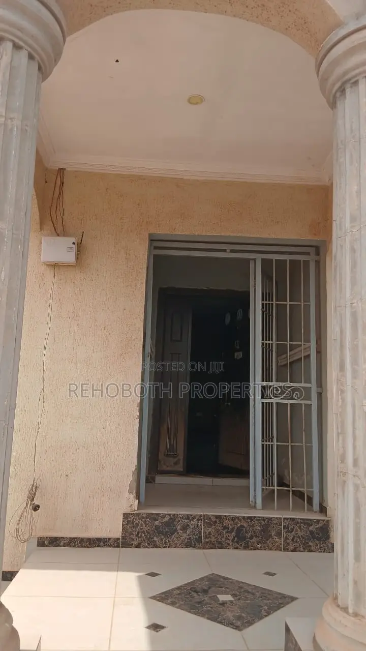 4bdrm Bungalow in Ajila, Akala Express for rent