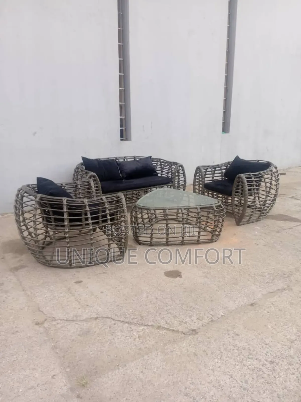 4 Seaters Luxury Rattan Outdoor Set With Glass Top Center Table