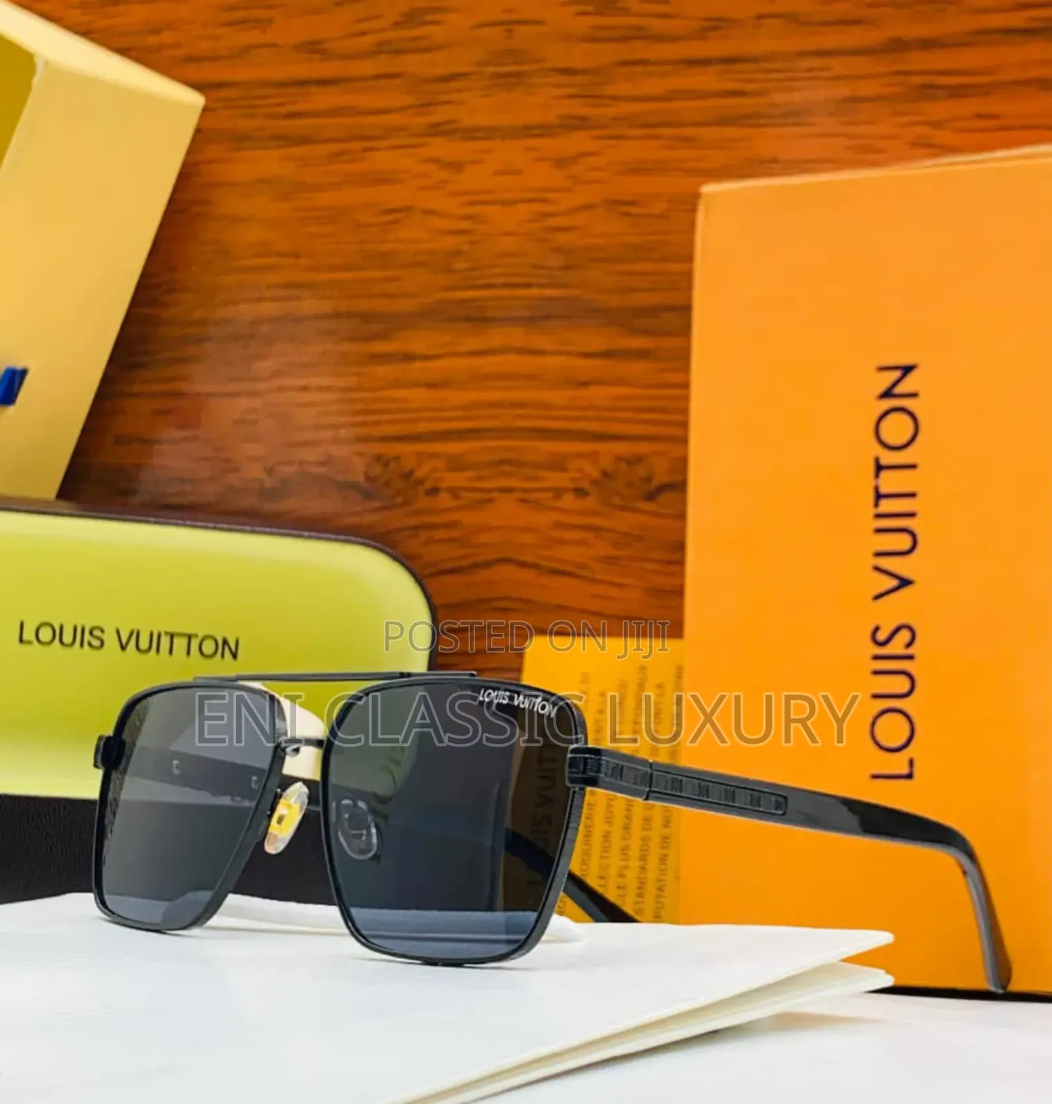 Best Quality Luxury Eyewear Collection Louis Vuitton Well Banded