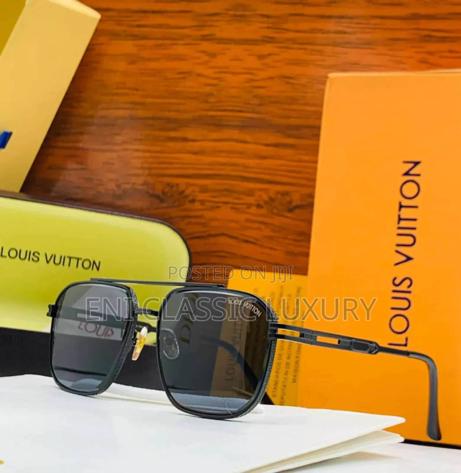 Best Quality Luxury Eyewear Collection Louis Vuitton Well Banded