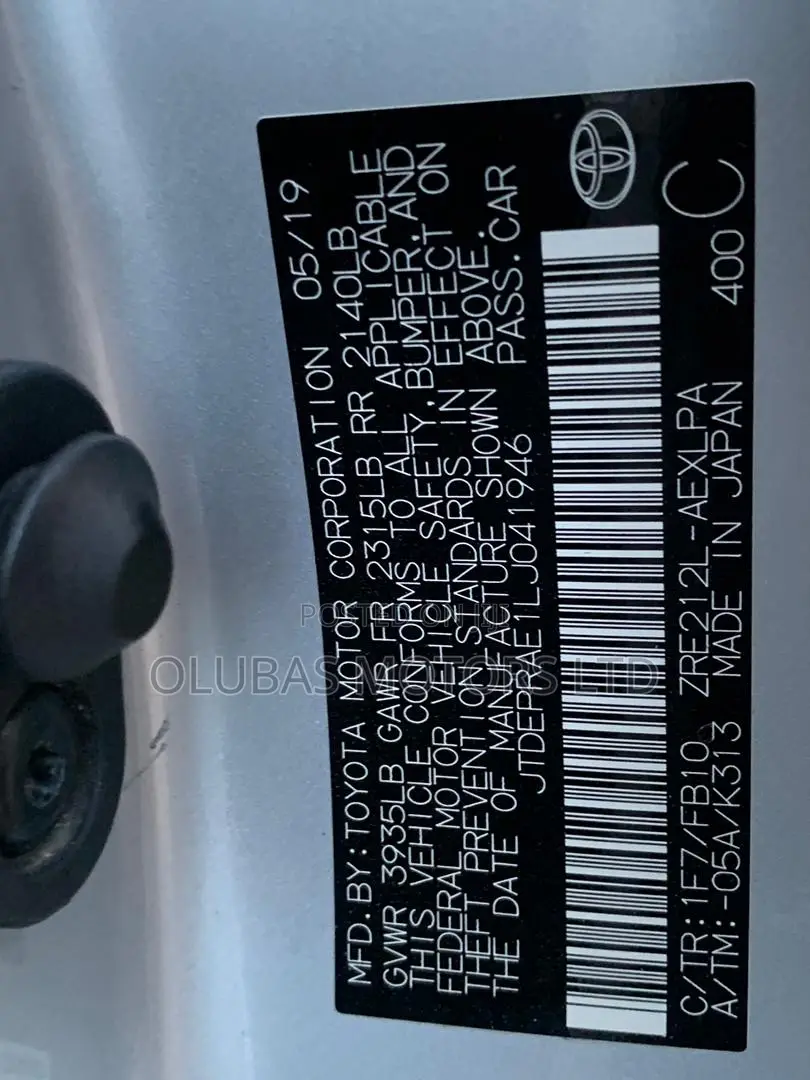 Toyota Corolla LE (1.8L 4cyl 2A) 2019 Silver