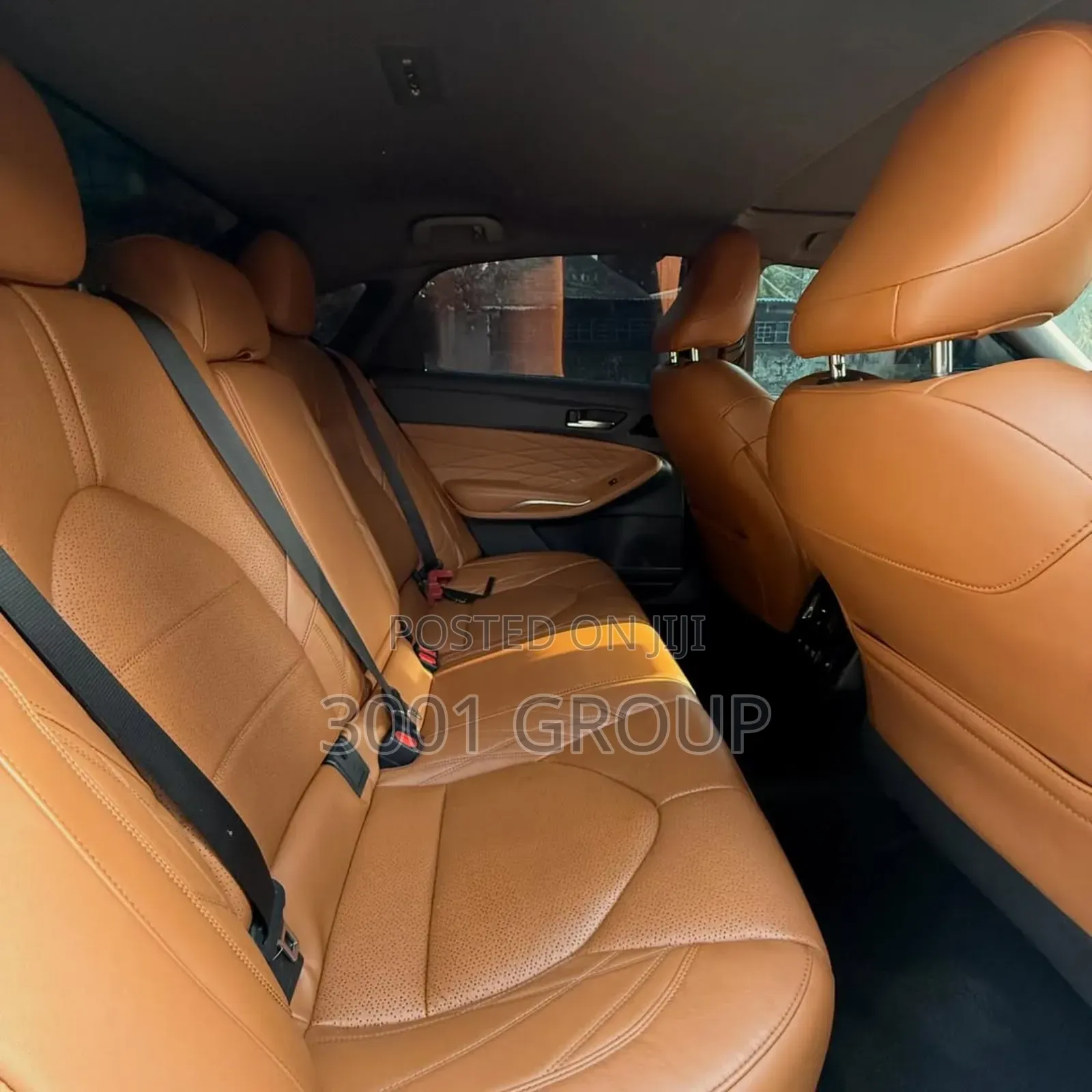 Toyota Avalon Limited (3.5L 6cyl 6A) 2018 White