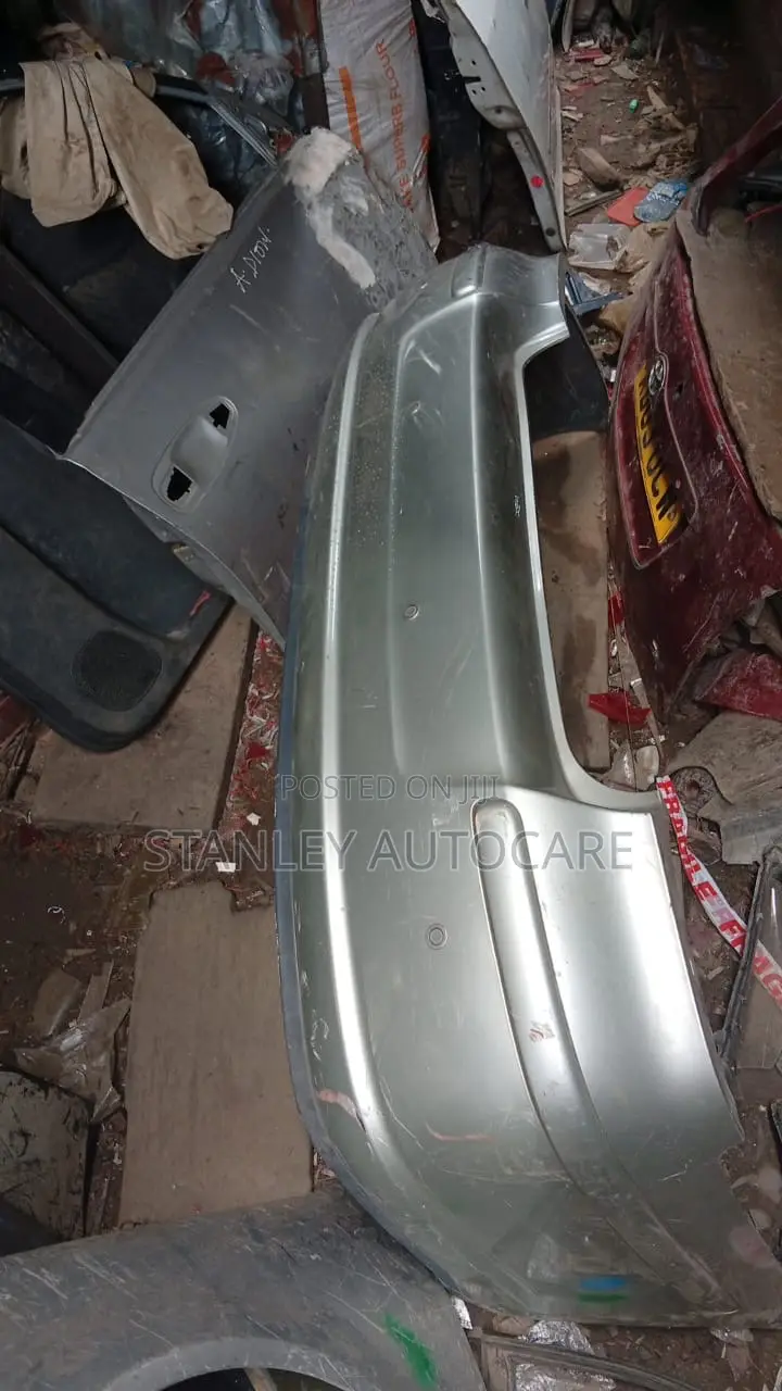 Back Bumper Avensis 2003-2005