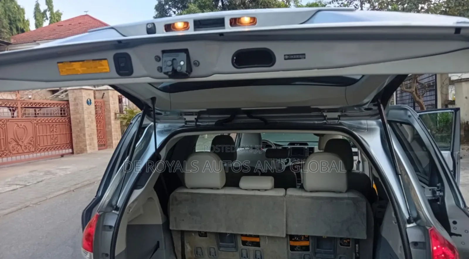 Toyota Sienna 2014 Silver