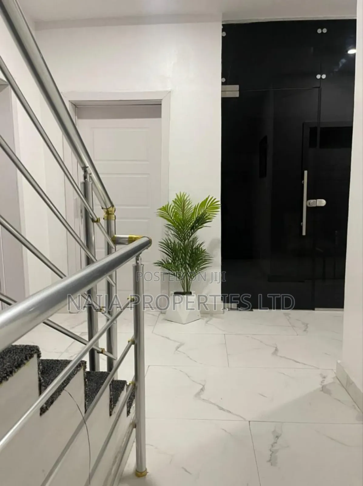 5bdrm Duplex in Osapa London, Lekki for sale