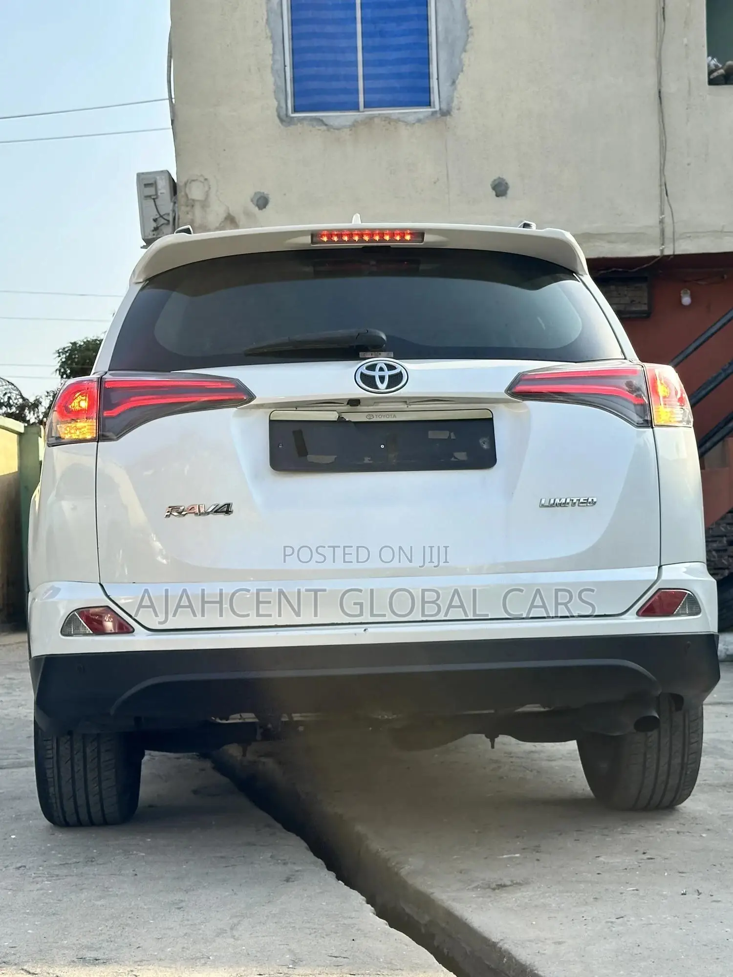 Toyota RAV4 Limited AWD (2.5L 4cyl 6A) 2016 White