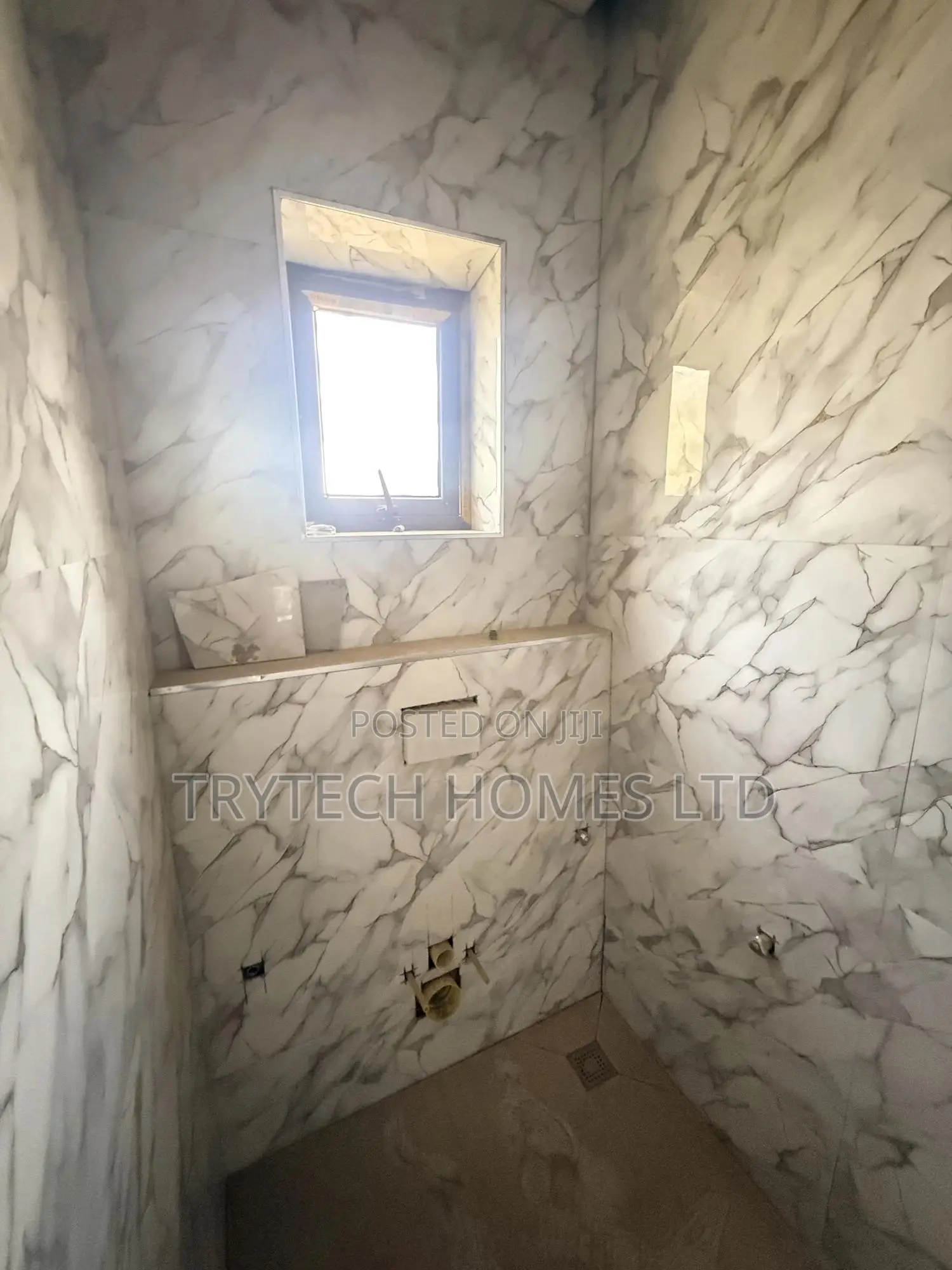 5bdrm Townhouse/Terrace in Jahi for sale