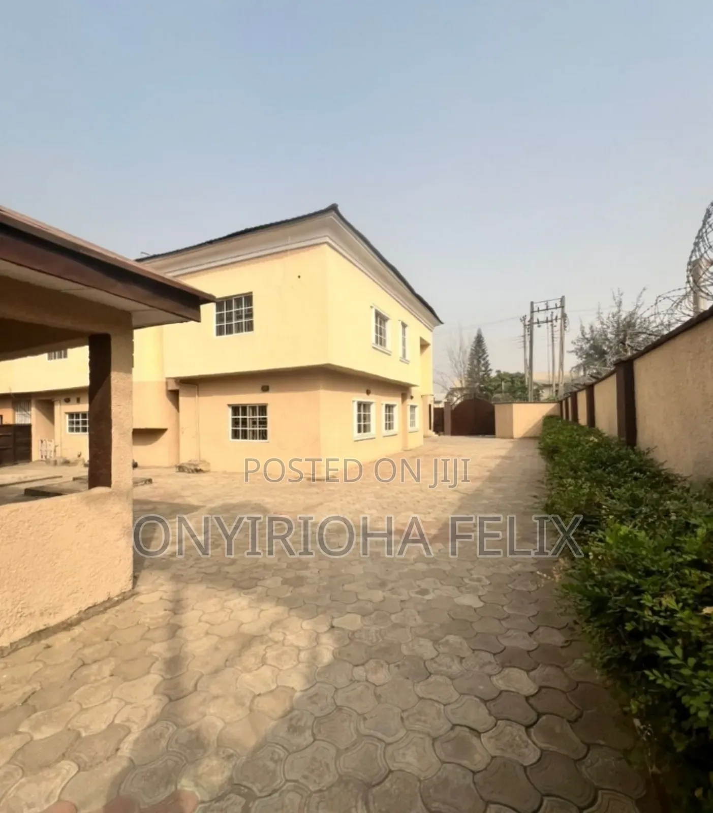 5bedroom Duplex in a Major Road