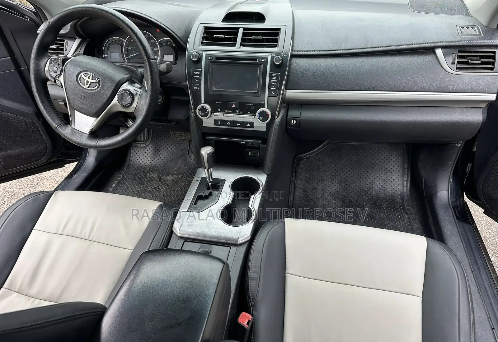 Toyota Camry SE Sport 4dr Sedan w/Prod. End 11/13 (2.5L 4cyl 6A) 2014