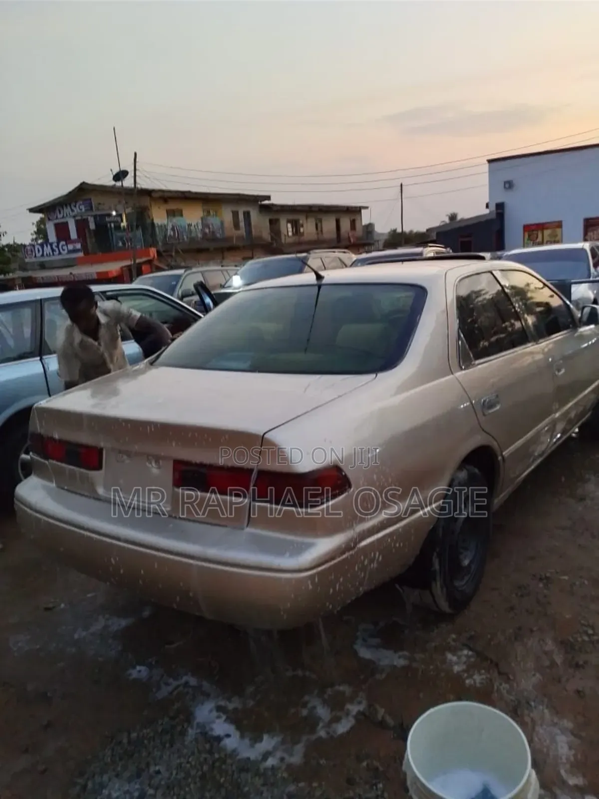Toyota Camry 2000 Gold