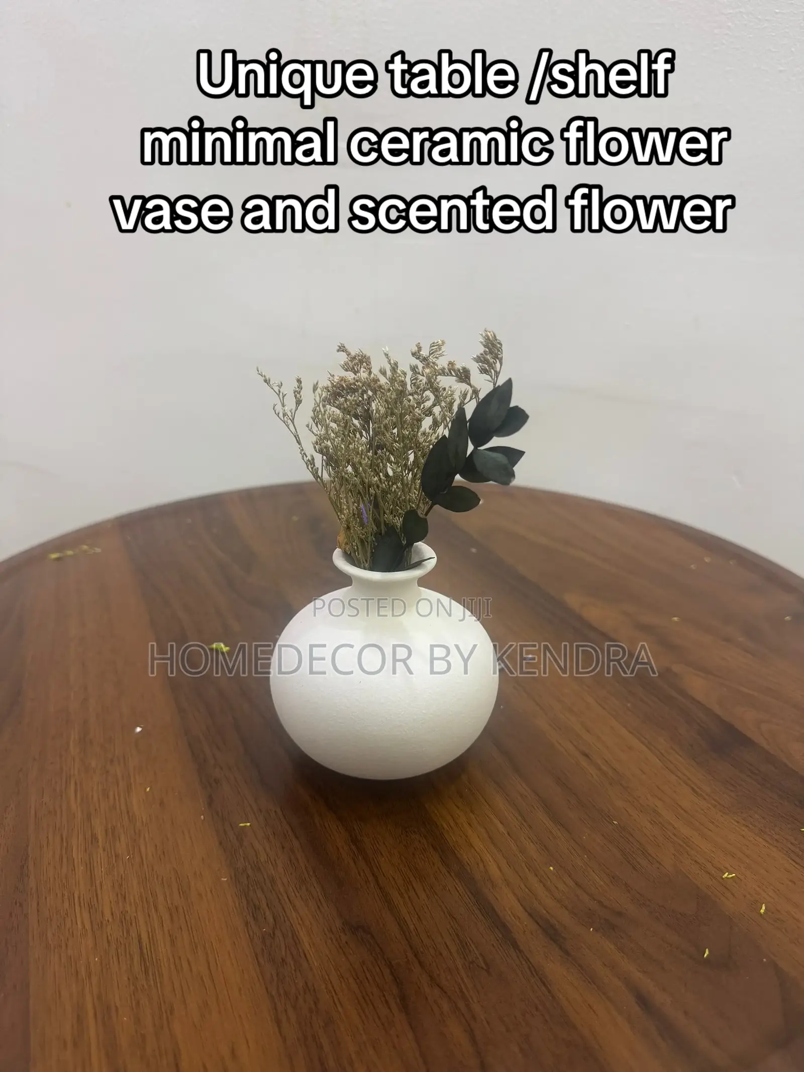 Minimal Flower Vase and Flowers