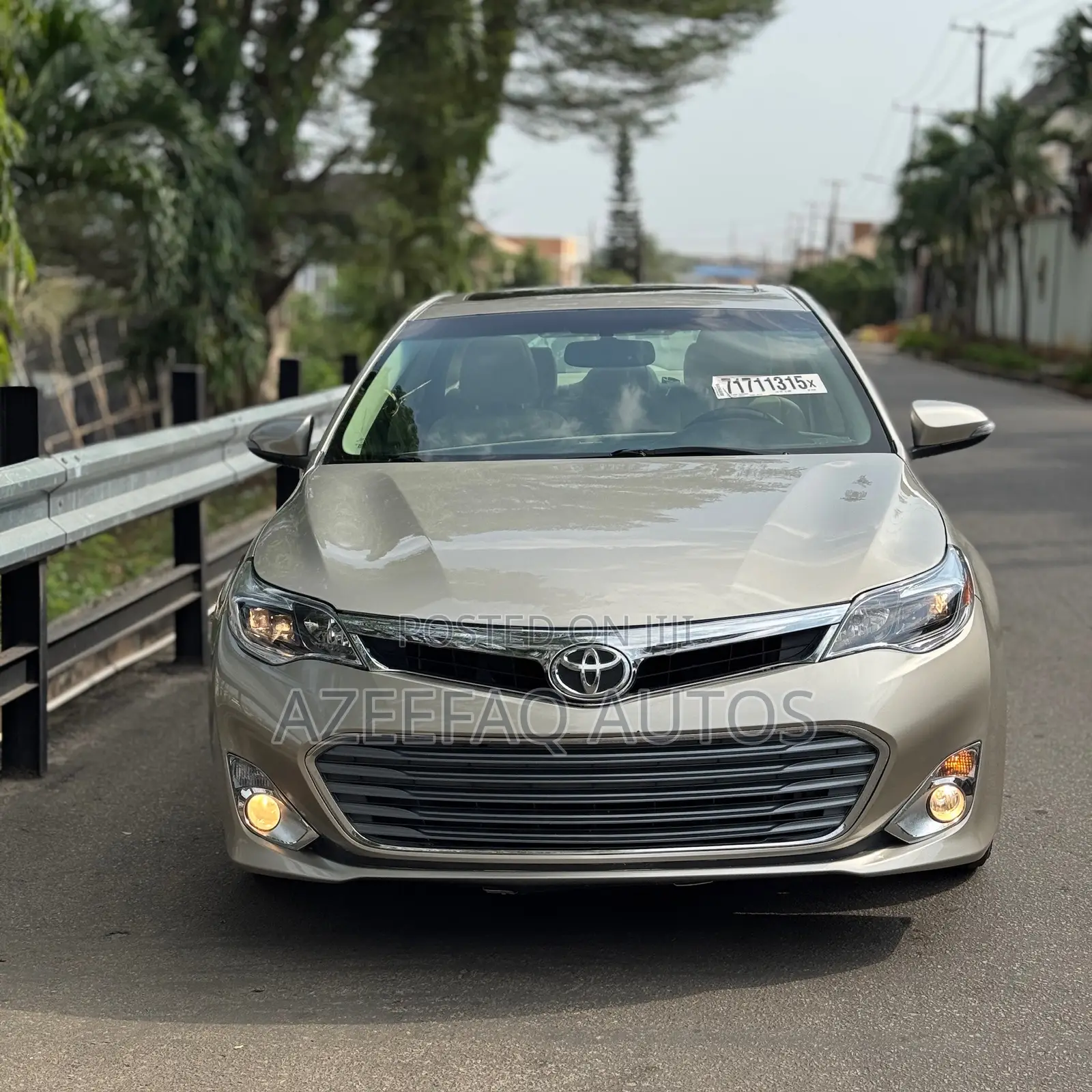 Toyota Avalon XLE Premium 4dr Sedan (3.5L 6cyl 6A) 2014 Gold