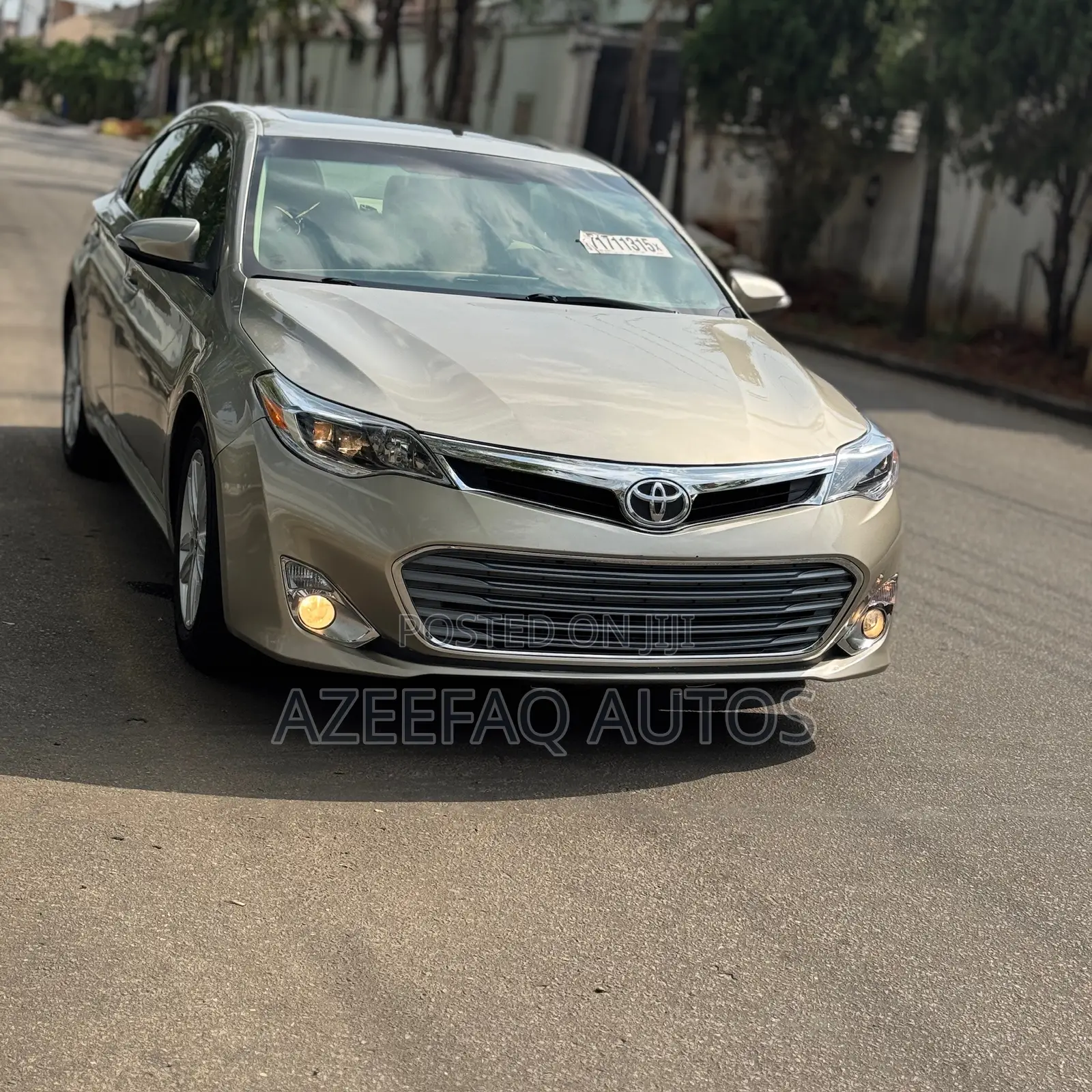 Toyota Avalon XLE Premium 4dr Sedan (3.5L 6cyl 6A) 2014 Gold