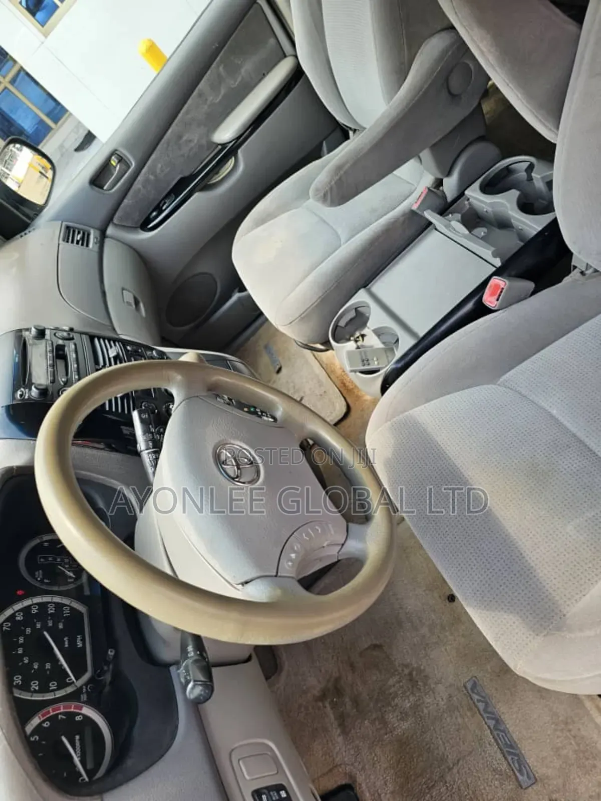 Toyota Sienna LE AWD 2005 Silver