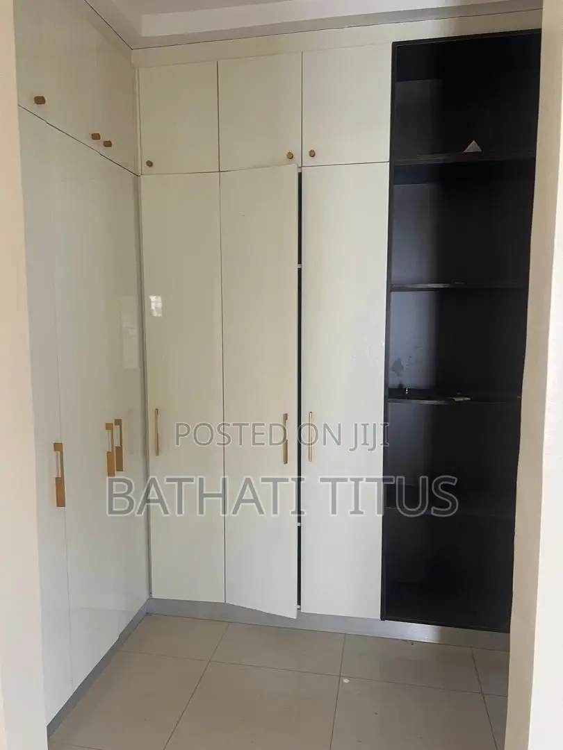 3bdrm Duplex in Ochacho Estate, Mbora for rent