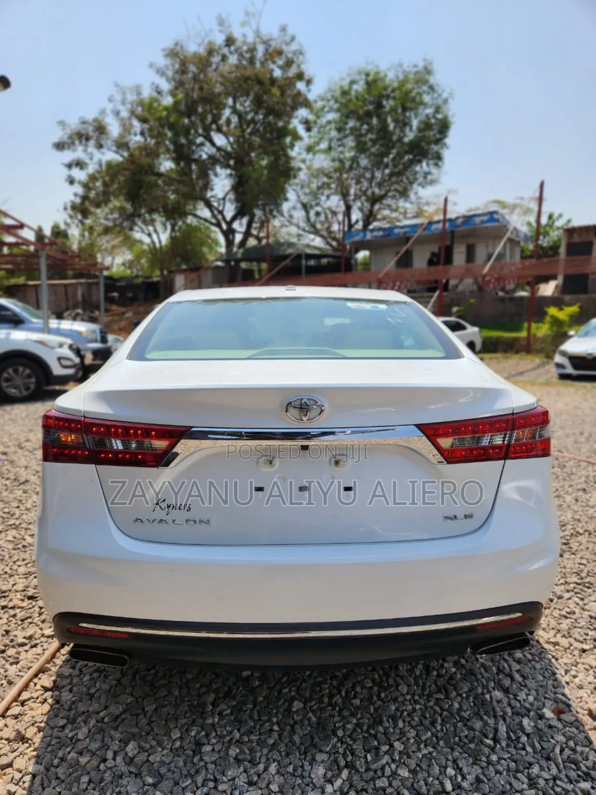 Toyota Avalon XLE FWDSedan (3.6L 6cyl 6A) 2016 White