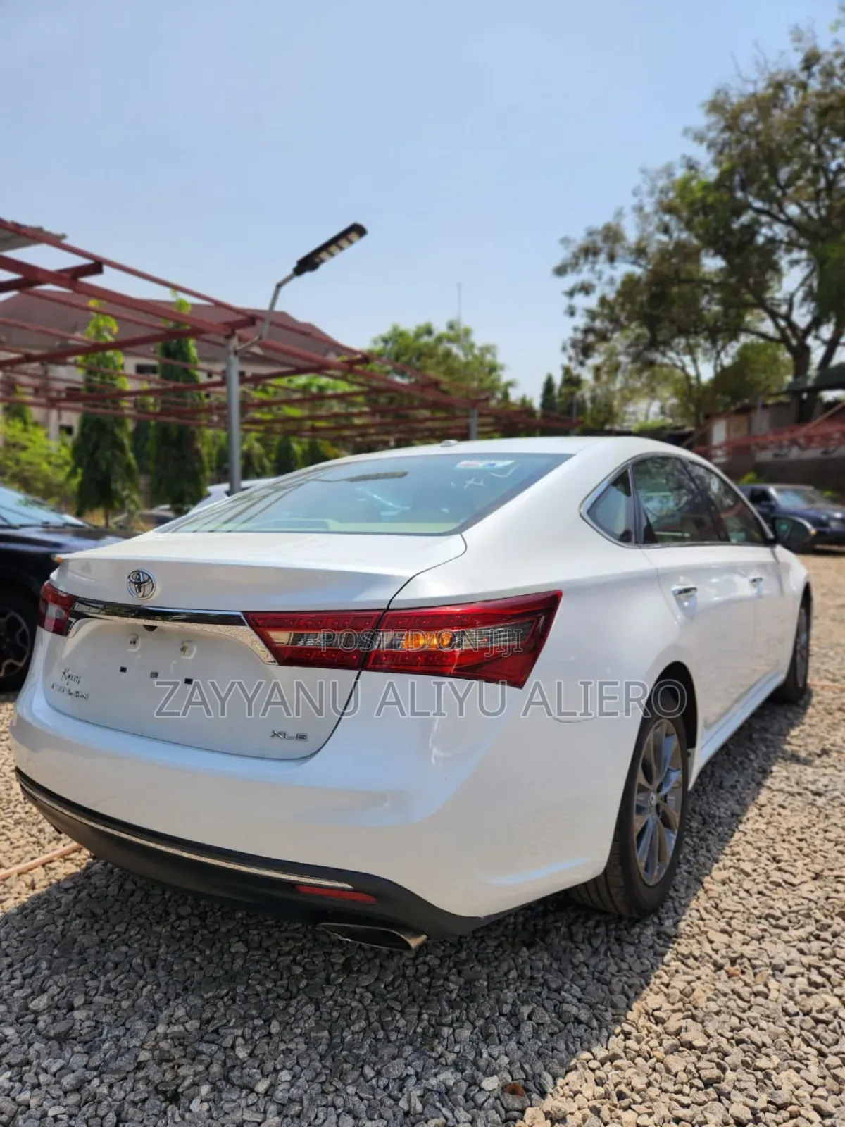 Toyota Avalon XLE FWDSedan (3.6L 6cyl 6A) 2016 White