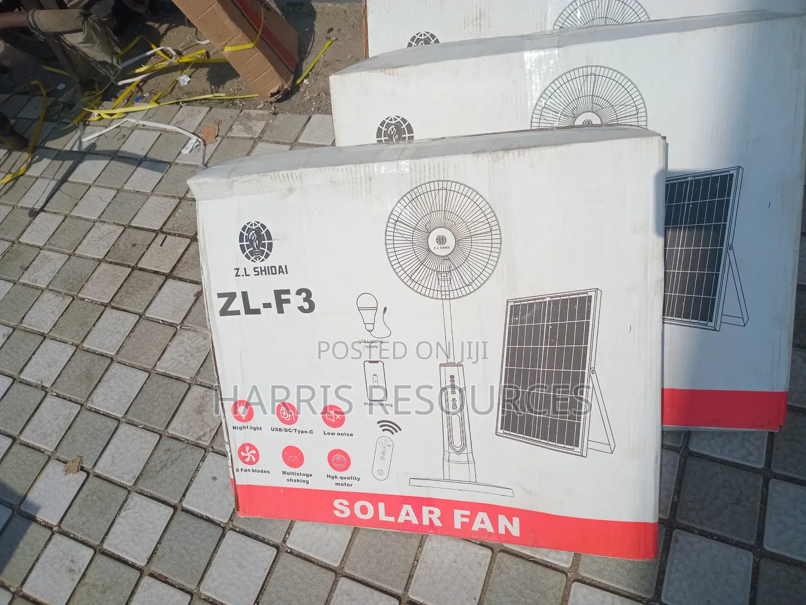 18 Inches Standing Fan With Solar Panel and Bulbs