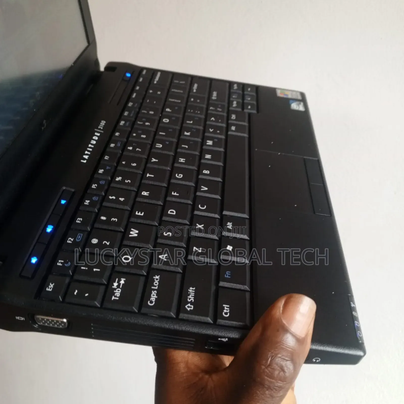 Laptop Dell Latitude 2100 2GB Intel Atom HDD 160GB