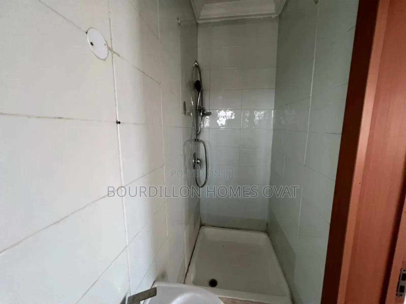 3bdrm Apartment in Oniru Victoria for sale