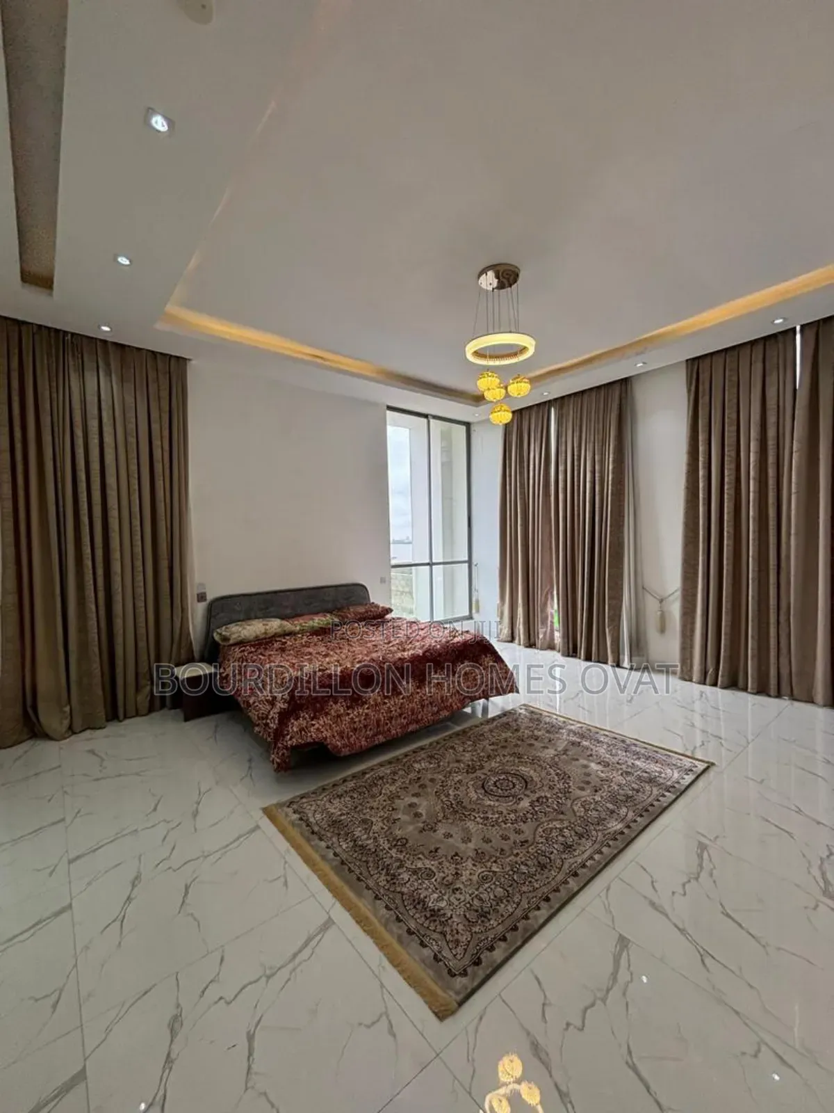 5bdrm Duplex in Osapa london for sale