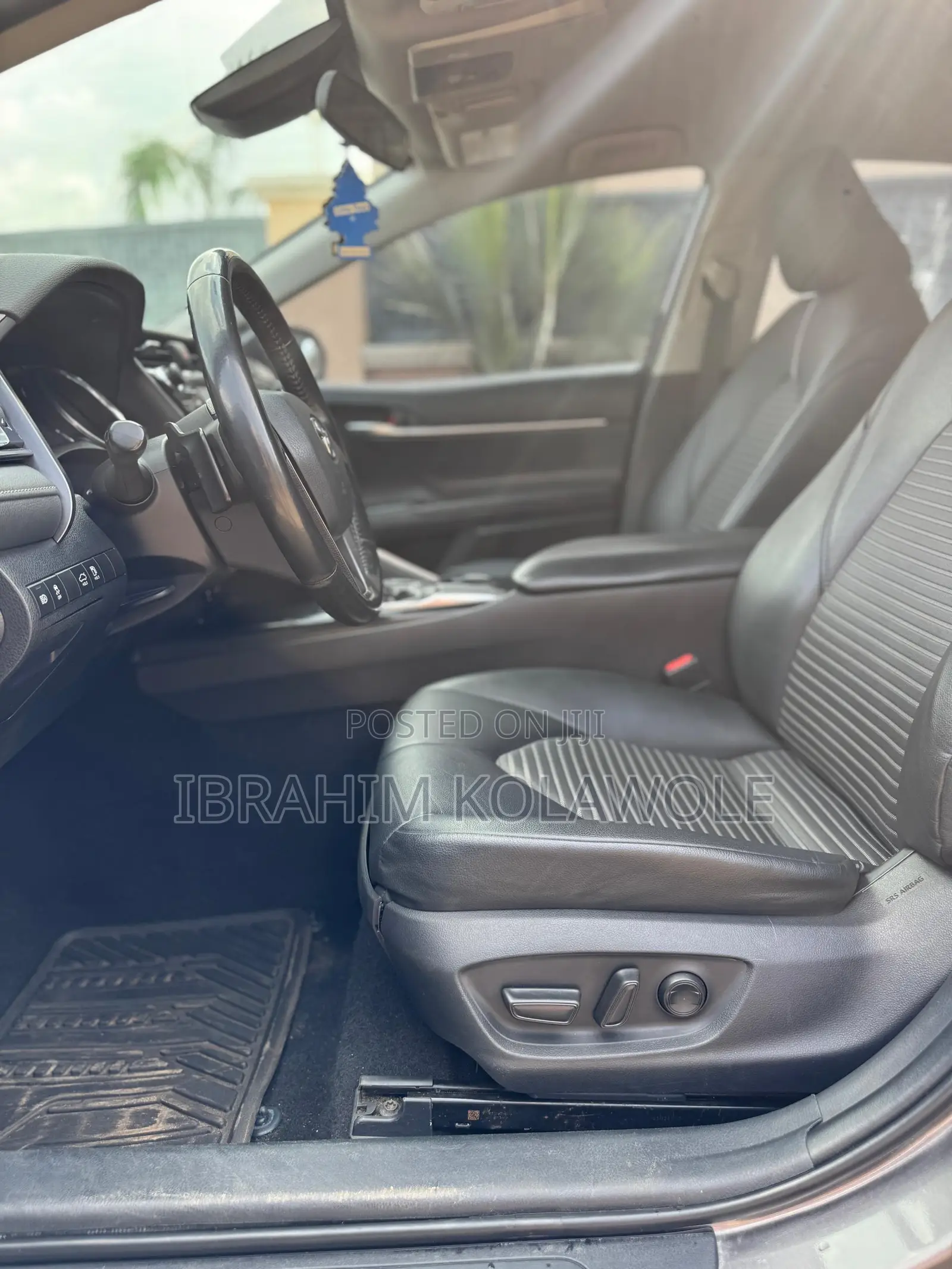 Toyota Camry SE FWD 2020 Gray