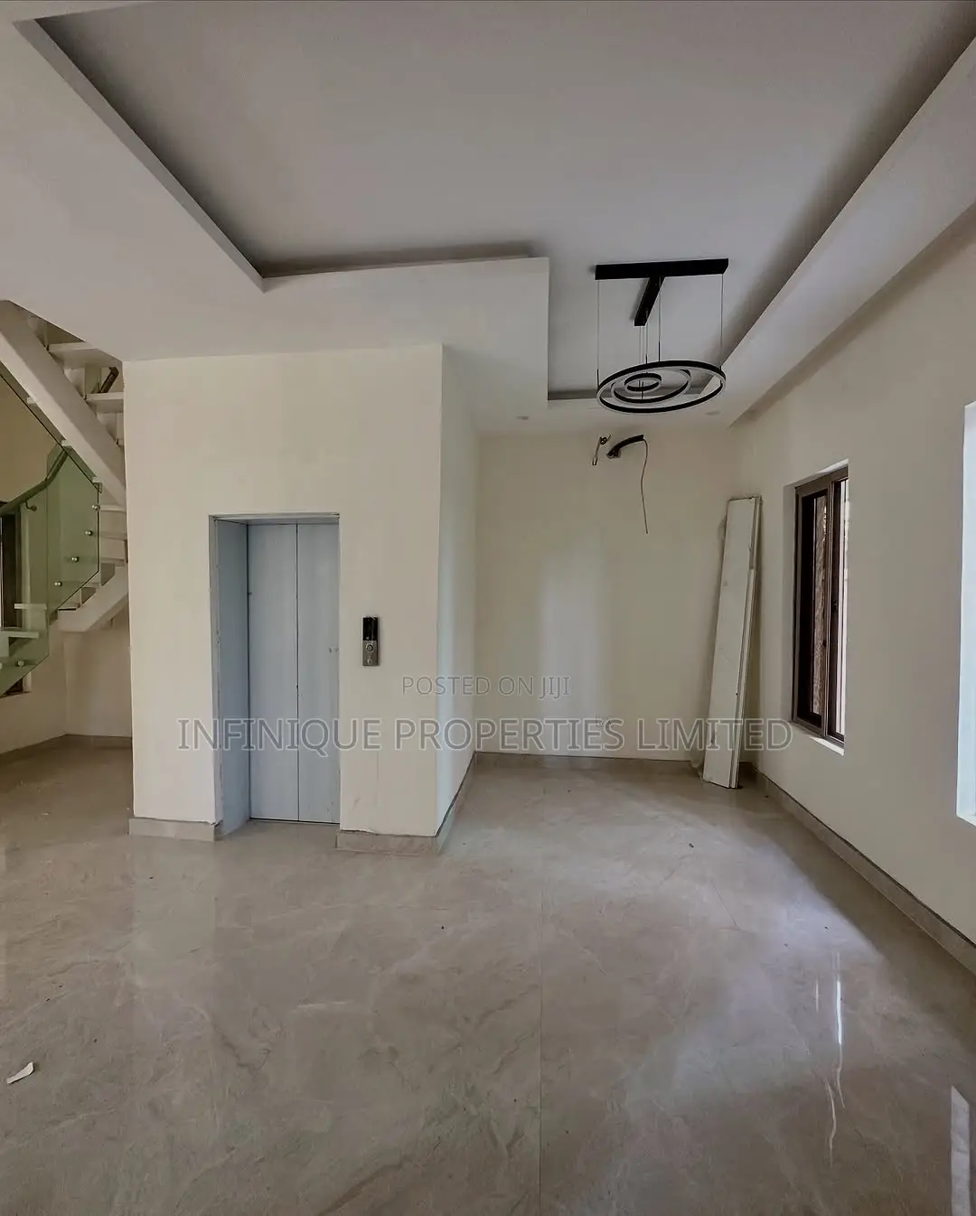 5bdrm House in Banana Island for rent