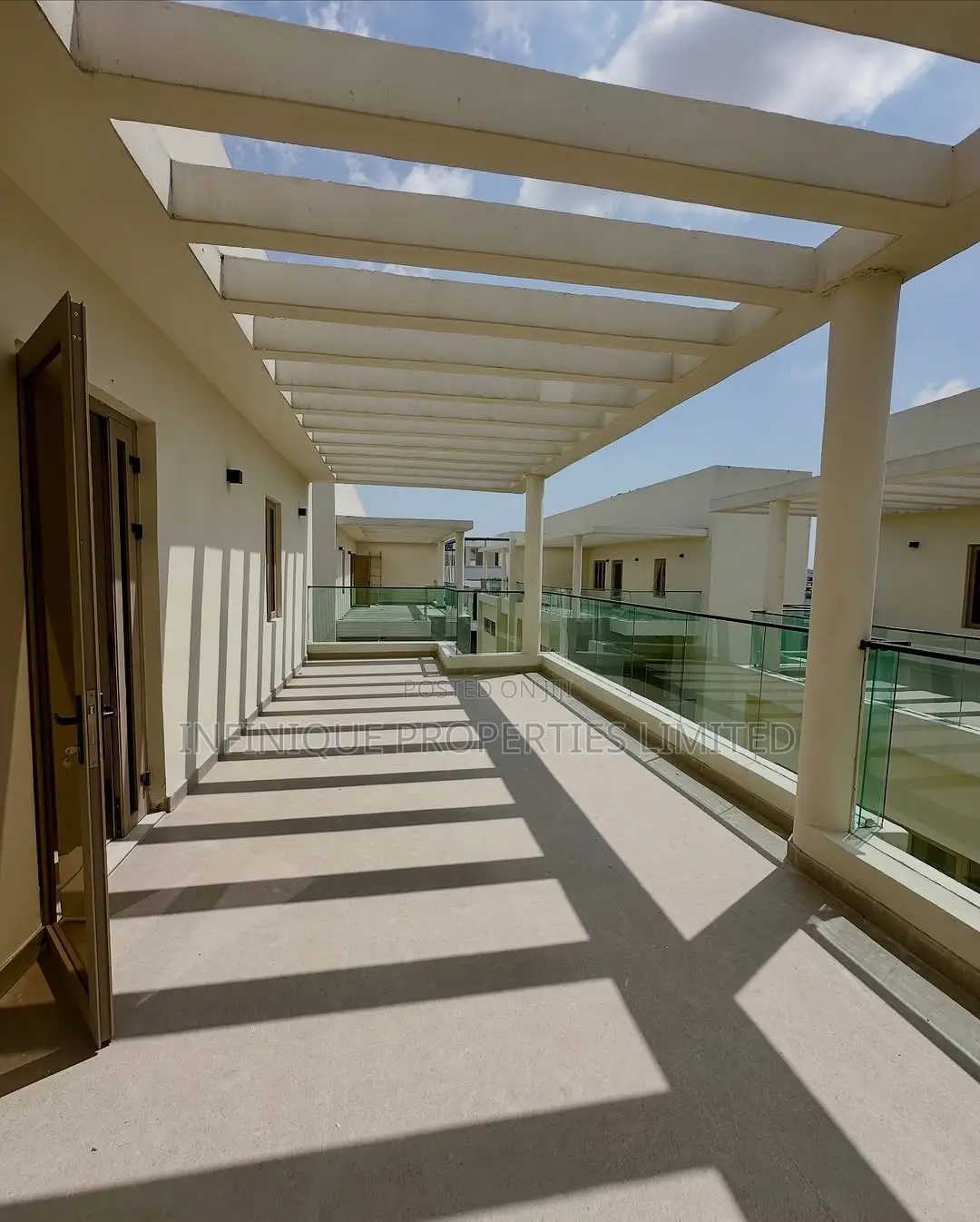 5bdrm House in Banana Island for rent