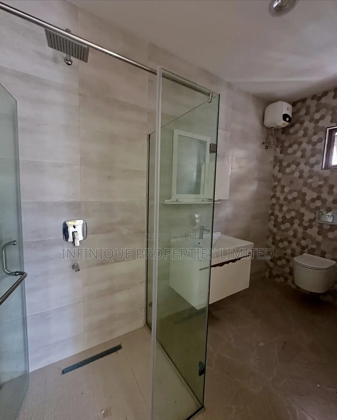 5bdrm House in Banana Island for rent