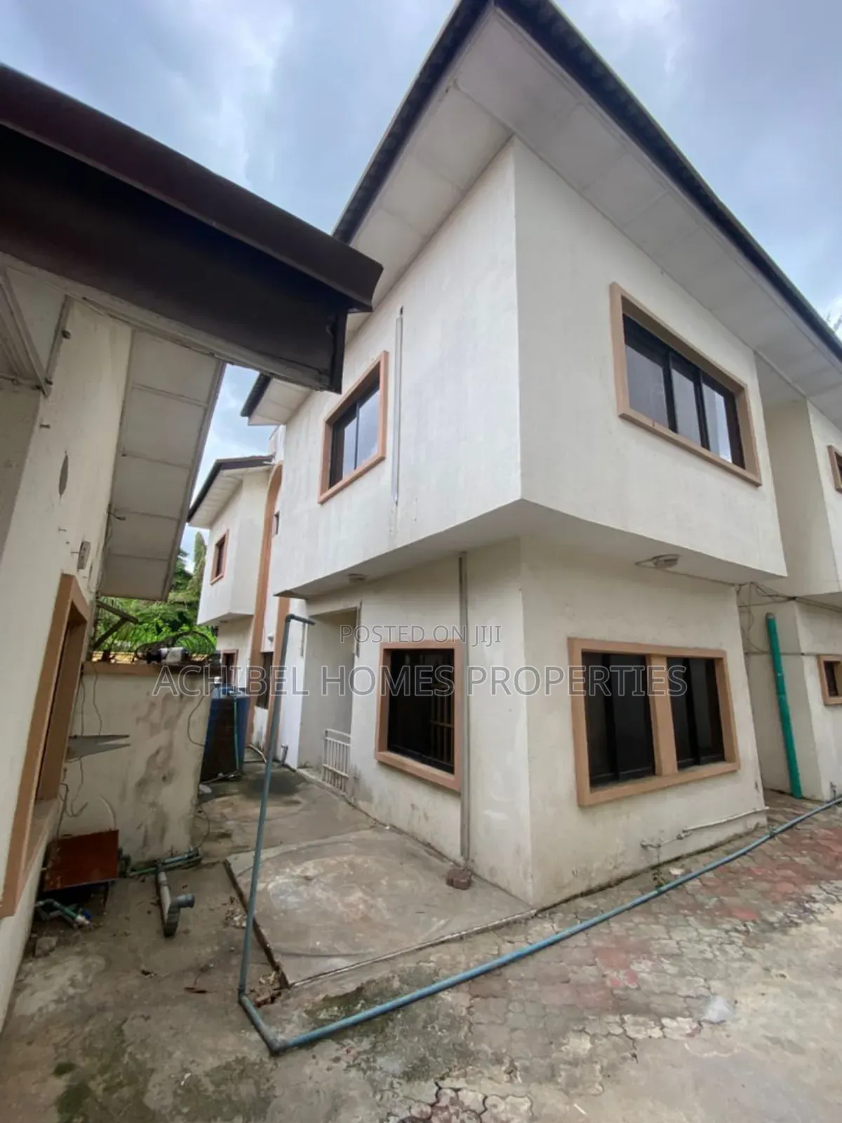 5bdrm Duplex in Parkview for rent