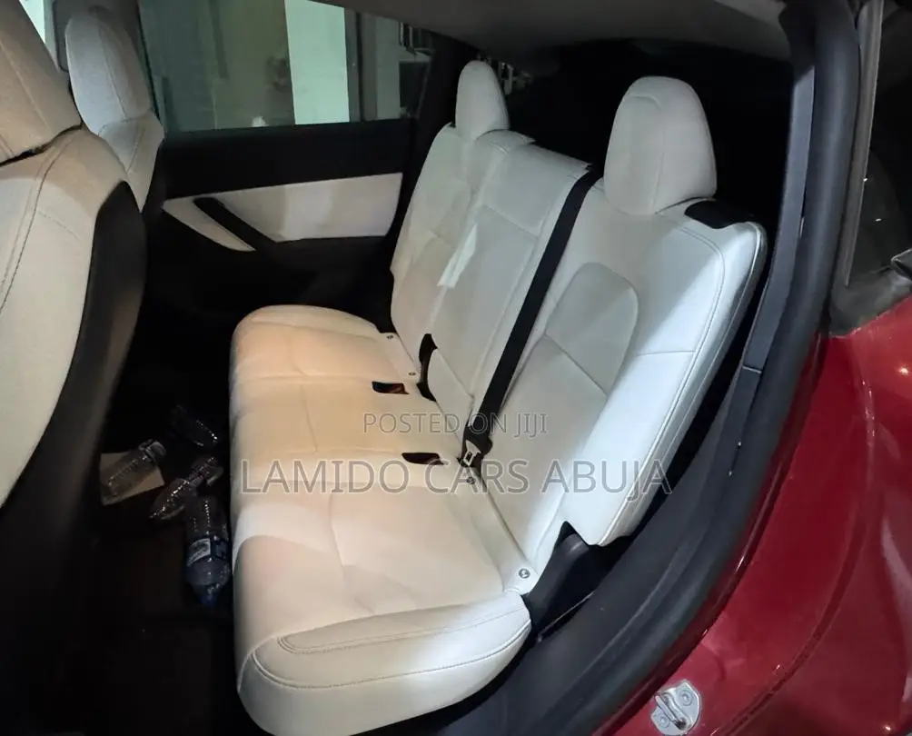 Tesla Model Y 50D kWh RWD 2021 Red
