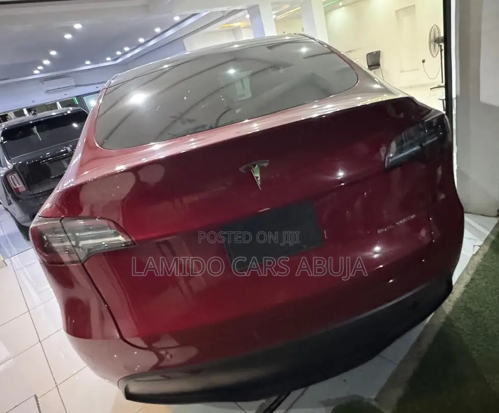 Tesla Model Y 50D kWh RWD 2021 Red