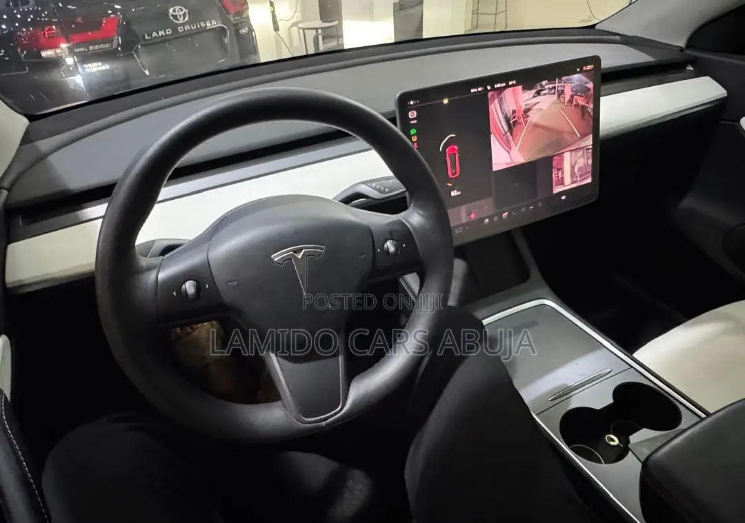Tesla Model Y 50D kWh RWD 2021 Red