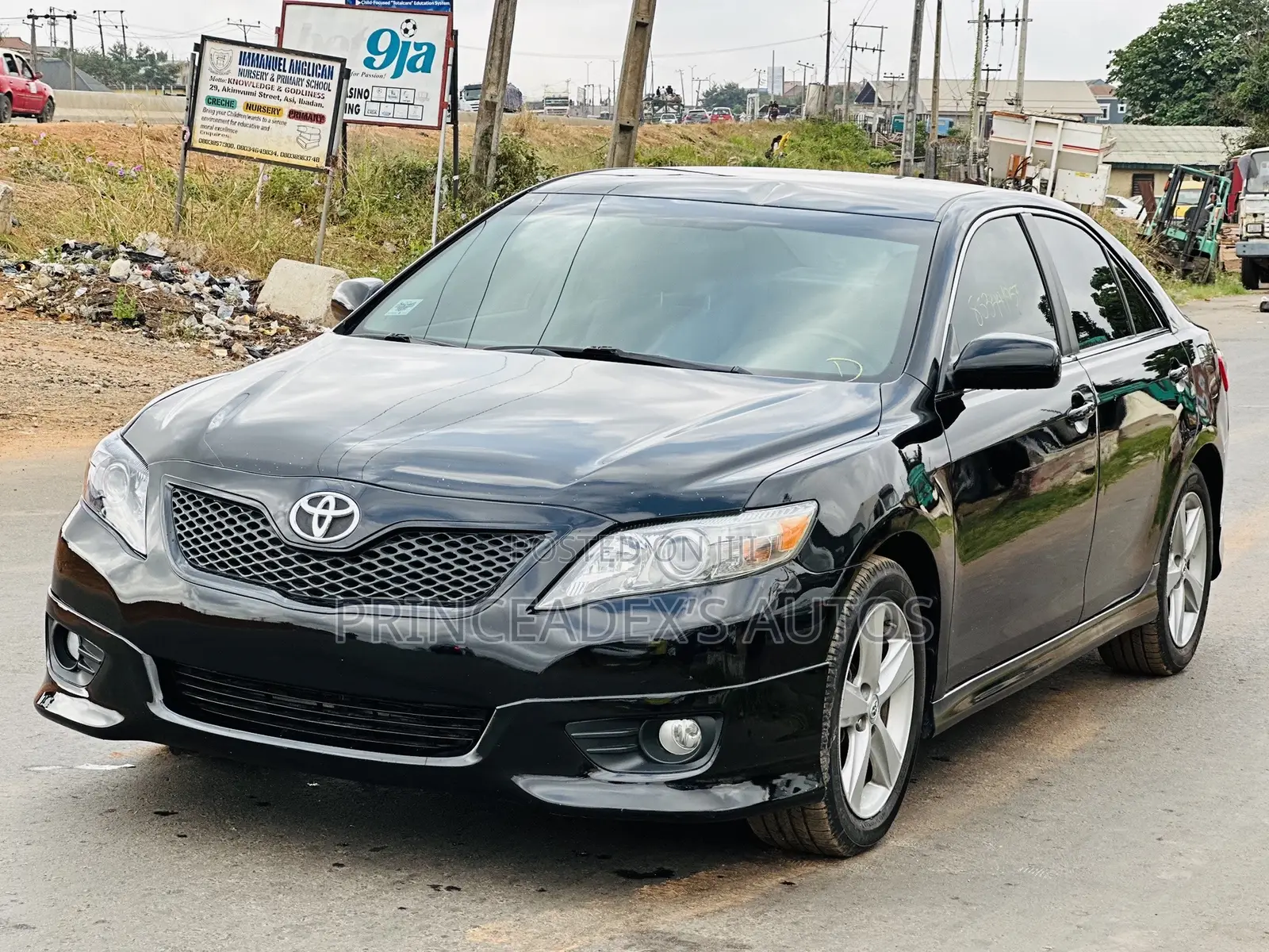 Toyota Camry SE 4dr Sedan (2.5L 4cyl 6A) 2011 Black